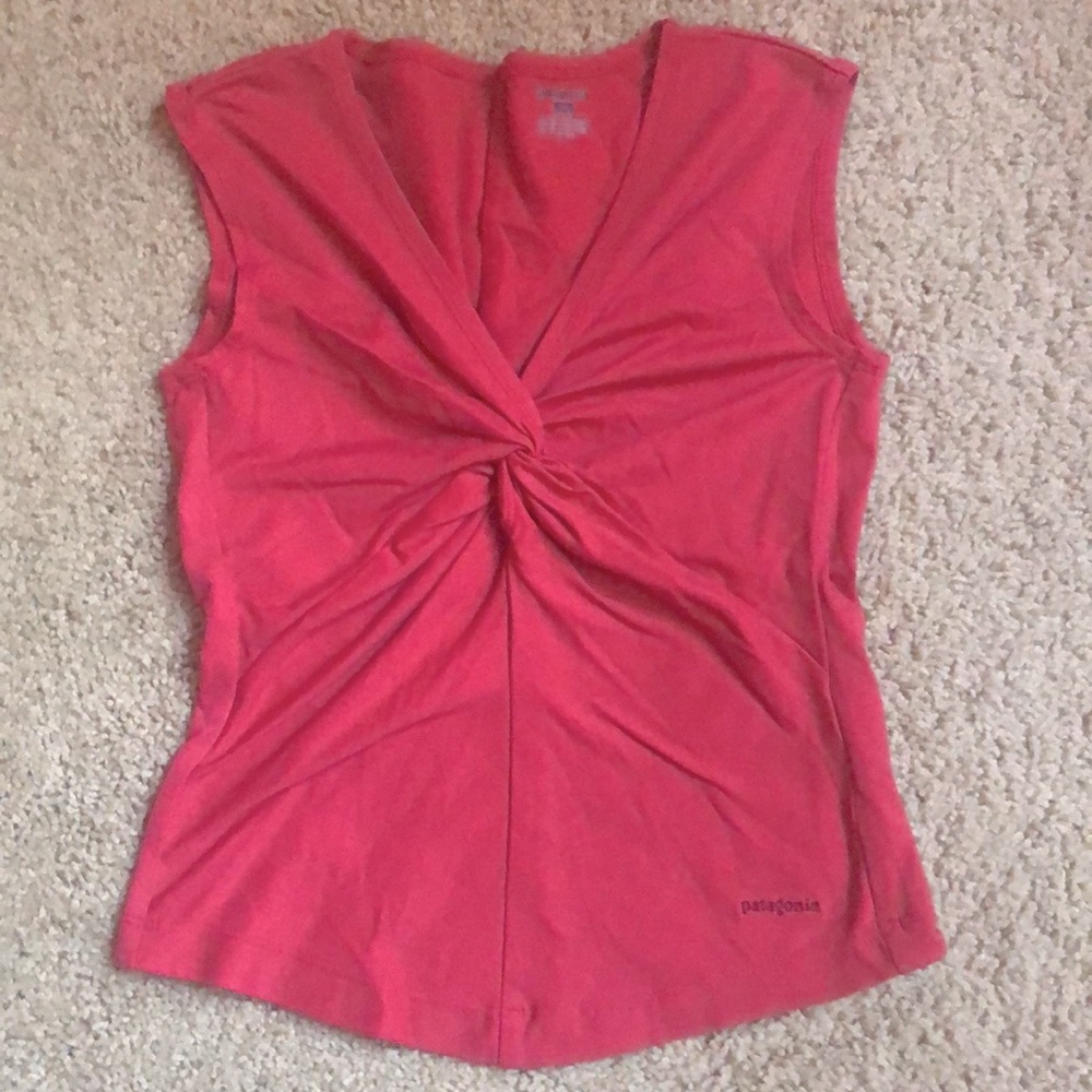 Patagonia. Yoga top. XS. Dark Rose Pink. Unworn.